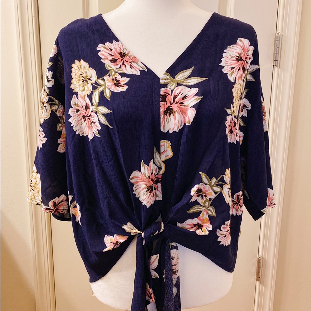 Stitch Fix LUQ Rhee Tie Front Top Navy LP